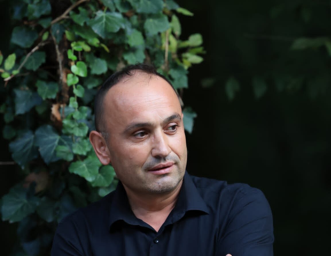 Hilmi Karayiğit’in Liderlik Özellikleri: Kararlı Durusuyla Toplumu Etkileyen Bir Figür