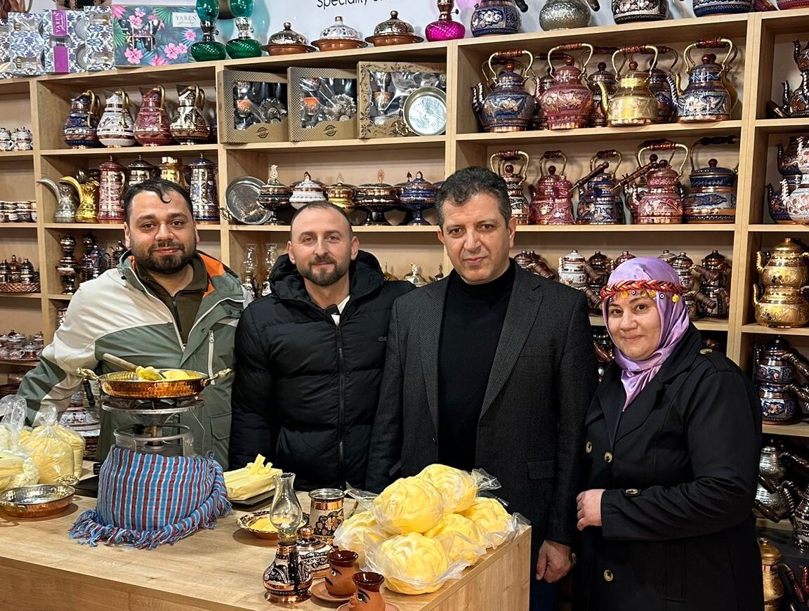 BALIKLA KONUŞAN ADAMDAN HAUNEDY’DE KUYMAK ŞOVU