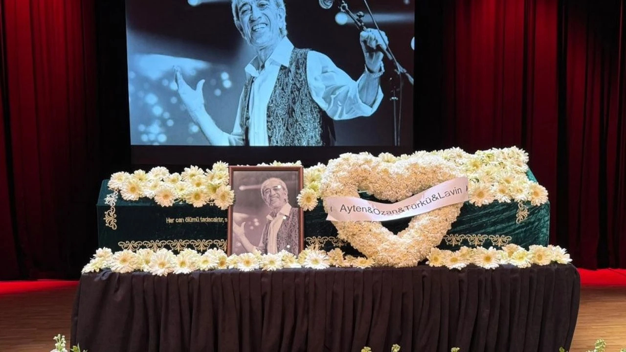 Usta Sanatçı Edip Akbayram Son Yolculuğuna Uğurlanıyor