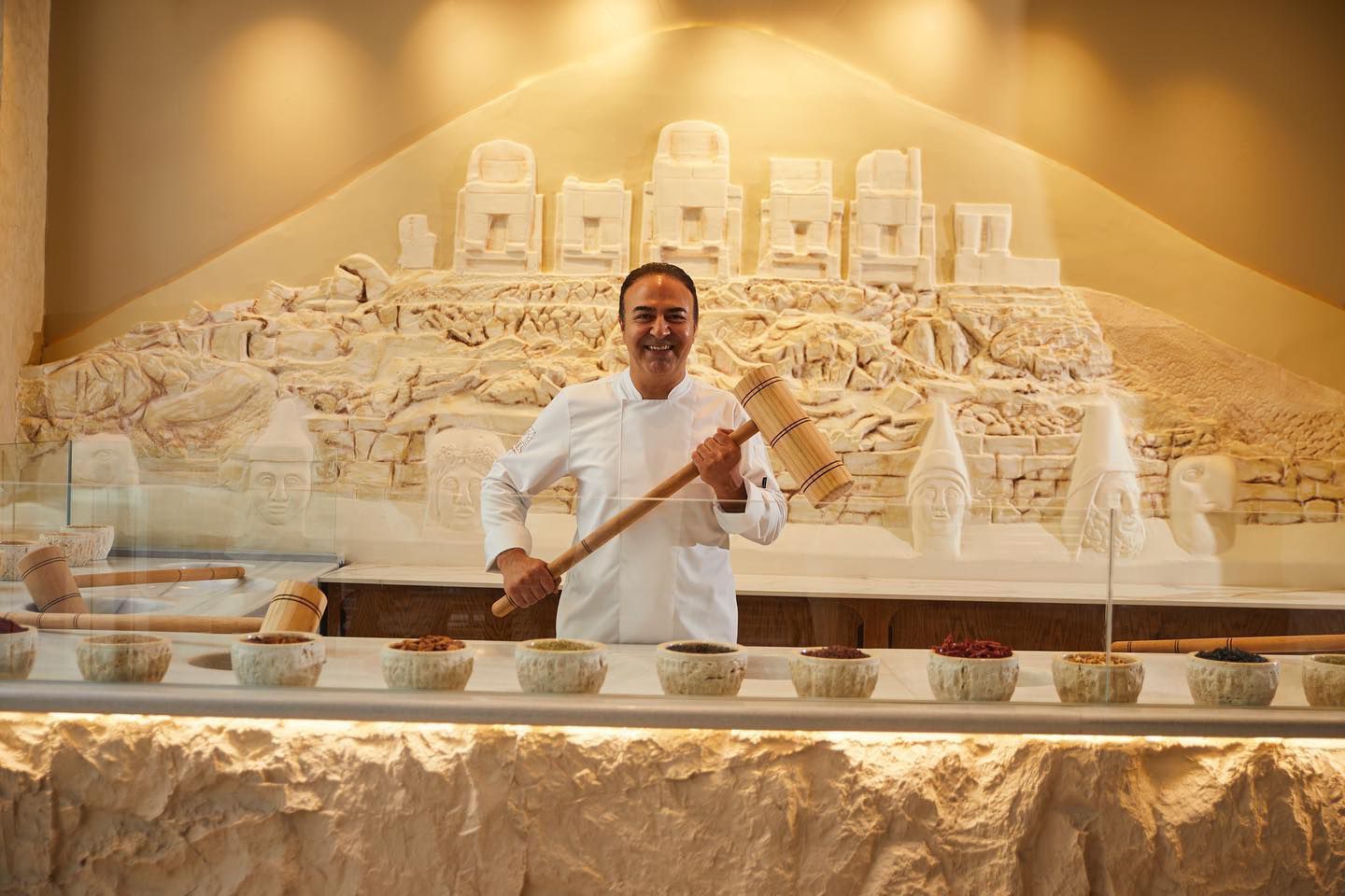 Lezzetin Adresi Değişti: Ünlüler Artık Oses Gurme Diyor!