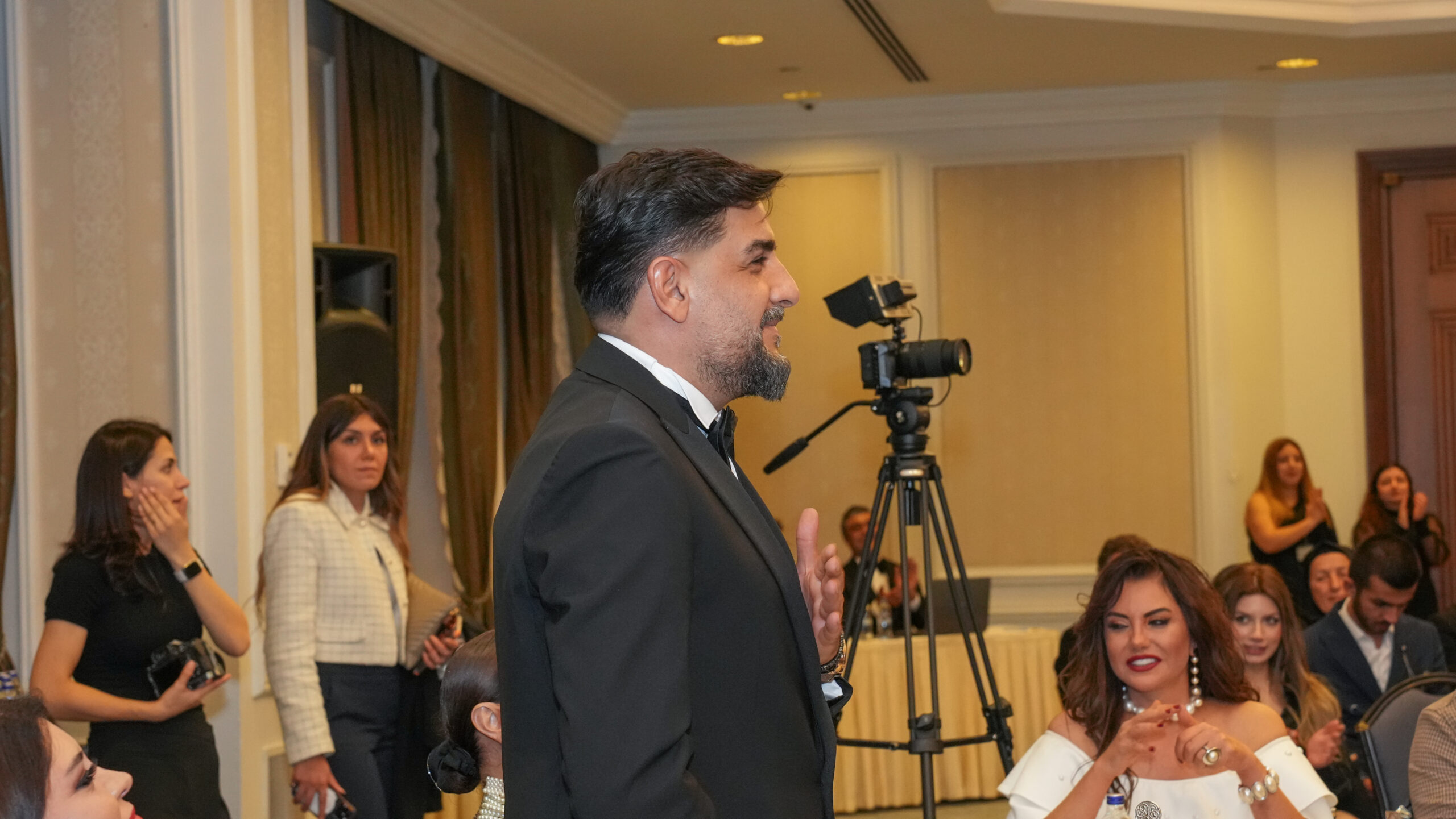 ÇIRAĞAN’DA ÜÇLÜ TAÇ! HANDE BETÜL SEVİMLİ, CROWN OF TURKEY KRALİÇESİ OLDU