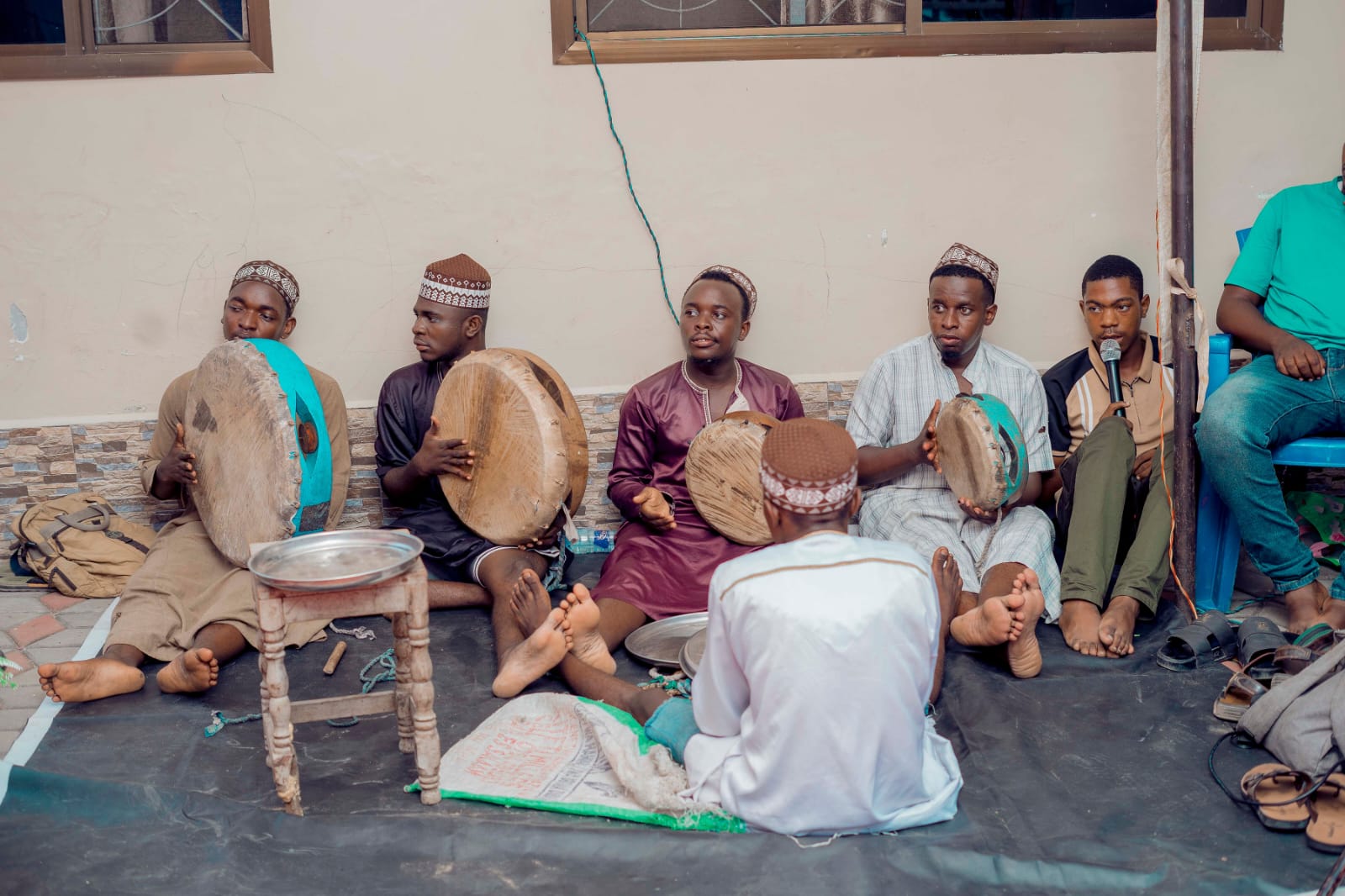 Kalabalıklar Olmadı Ama Gözler Doldu: Yiğit Caner Ertoşi’nin Afrika’da Yazdığı Aşk Masalı