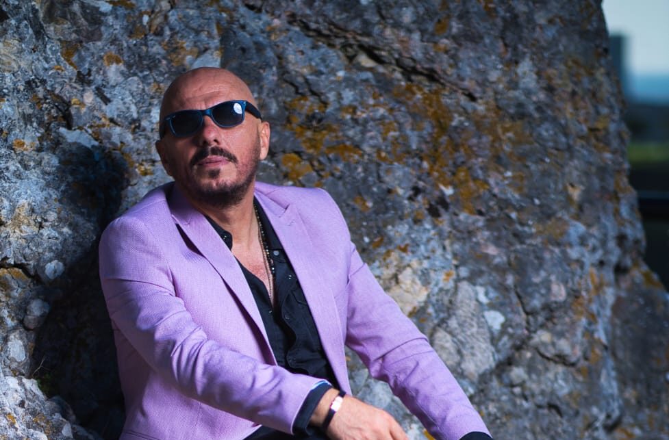 Sanatçı İbrahim Yılmaz “Falcı” ile Müzik Dünyasında Fırtına Koparıyor!