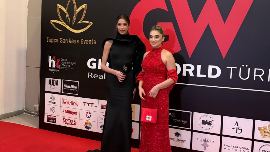 TUĞBA YÜCE’YE “YILIN EN BAŞARILI AKSESUAR TASARIMCISI” ÖDÜLÜ