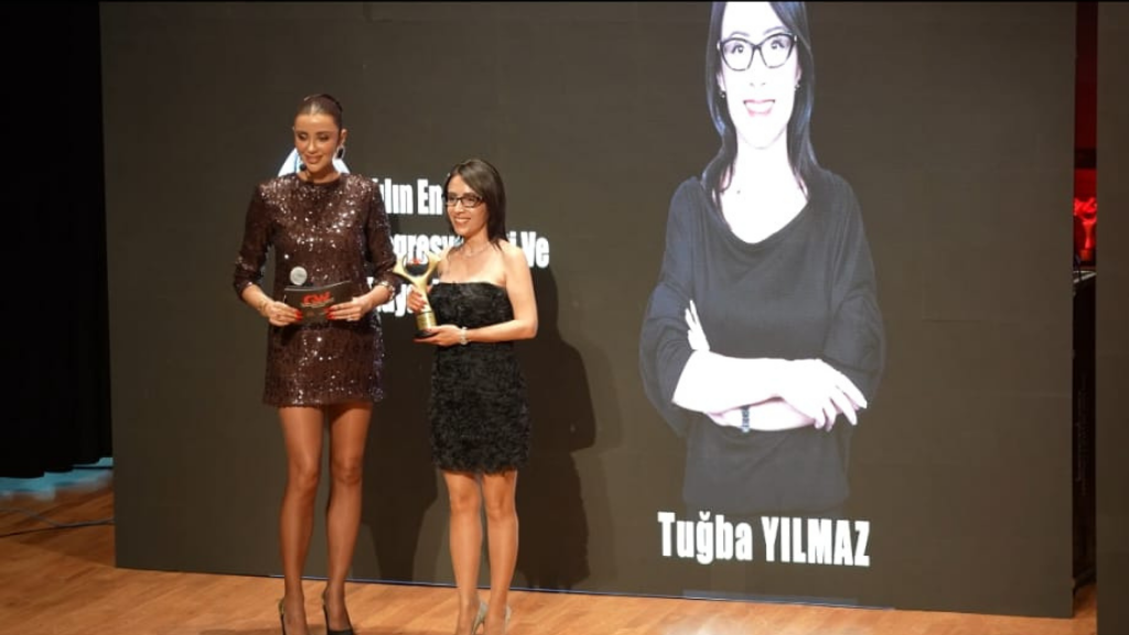 YILIN EN BAŞARILI REGRESYONİSTİ VE HAYAT KOÇU TUĞBA YILMAZ SEÇİLDİ