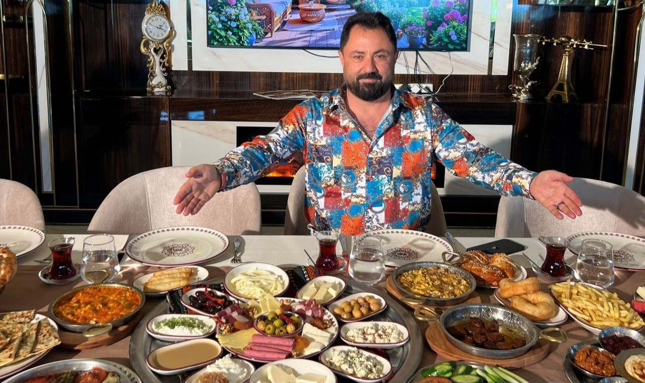 İstanbul’da Ünlülerin Akın Ettiği Kahvaltı Noktası: Basri Baba Yedi Mavi’de Fark Yaratıyor